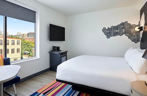 Portland Hotel | Brews, Art & Fun! Downtown Stay Right in the Heart of Portland!