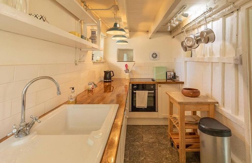 Boscastle Casa | Briar fishermans Cottage and garden by the coast