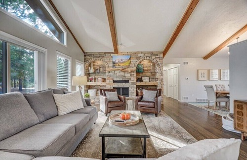 Monument Casa | Briarhaven Forest! Family Getaway Near USAFA