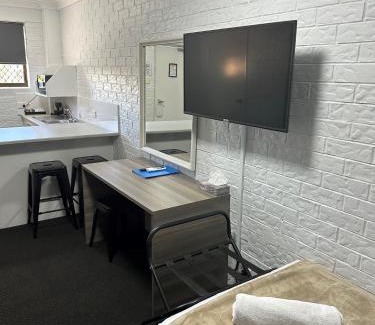 Bongaree Hotel | Bribie Waterways Motel