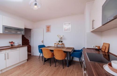 Gelsenkirchen-Mitte Apartamento | brick & cozy - City - Netflix - Wifi - 4 Person