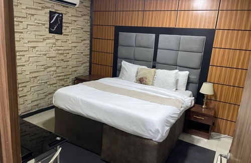 Port Harcourt Hotel | BRICK ROCK HOTEL AND SUITES