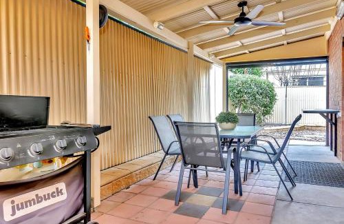 Glenelg North Casa | 'Brick Tides' Experience the Serene Glenelg North