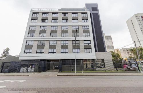 Reboucas Casa | Brickell One by Housi, prédio com academia próximo à rodoviária