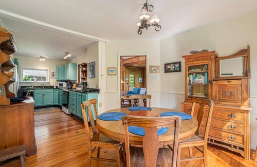 Empire Casa | Bricker Cottage on Little Glen
