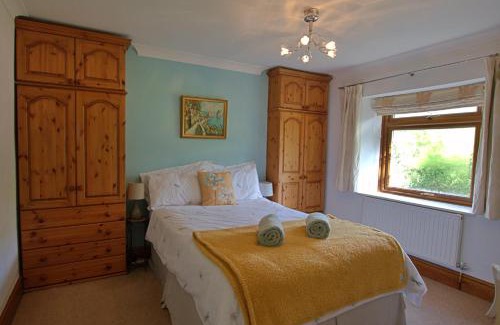 Mitcheldean Casa | Bridge Cottage Hot tub Enclosed garden Tranquility