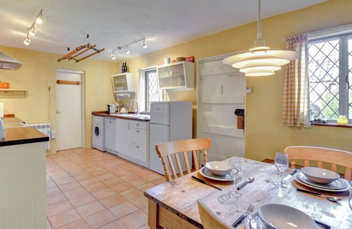 Dunwich Casa | Bridge Cottage - Tres Habitaciones Casa, Capacidad 6