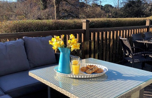 Hastings Casa | Bridge House - Sleeps 3 generations in comfort, close to beach in Pett Level