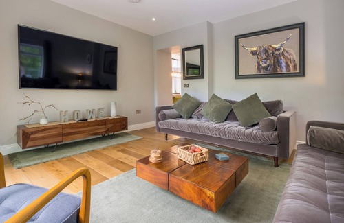 Skelwith Bridge Cabaña | BRIDGE HOWE, luxury holiday cottage, with a garden in Ambleside