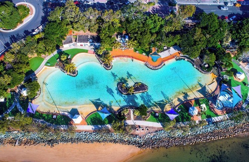 Margate Villa | Bridgeport pet-friendly Pool Getaway