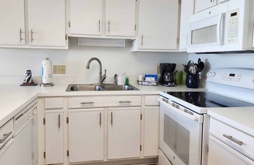 North Litchfield Beach Condominio | Bridgewater 414 - Oceanfront w/ Lazy River! Nicely Furnished, 2 Bedroom, 2 Bath