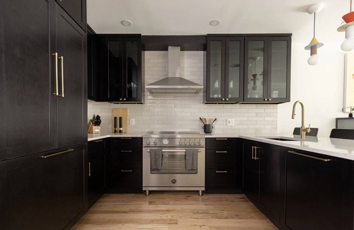 Williamsburg Apartamento | Bridgeway by Rove Travel | 2BR Apt w/Private Patio