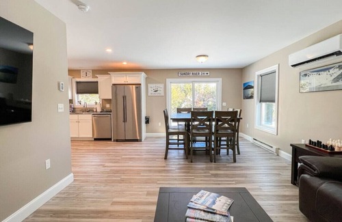 Bridgton Casa | Bridgton Bungalow | Brand New, Central & Spacious