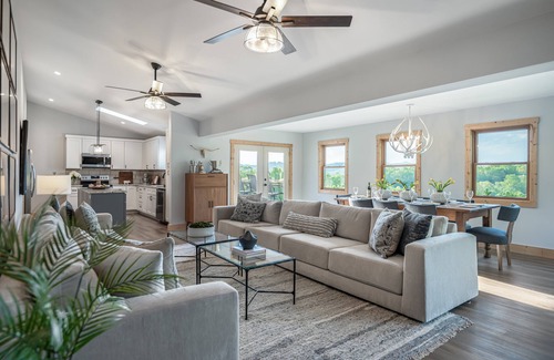 Mills River Casa | Bridlewood Farm | Hot Tub | Mountain Views