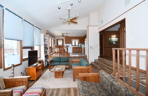 Berkeley Springs Cabina | Brigadoon - 5 Bedroom Retreat