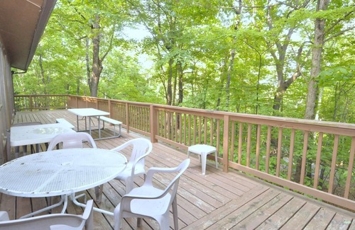 Berkeley Springs Cabina | Brigadoon - 5 Bedroom Retreat