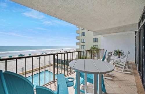 Myrtle Beach Condominio | Brigadune 3BR with Direct Oceanfront View - Pool!