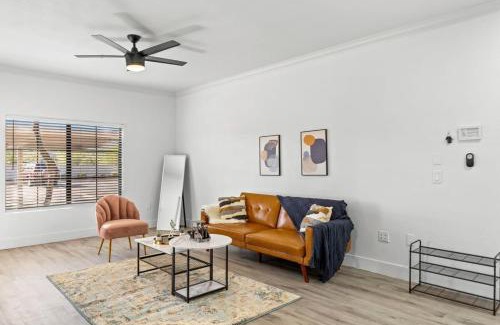Chandler Apartamento | Bright 1BR CozySuites in Downtown Chandler 08
