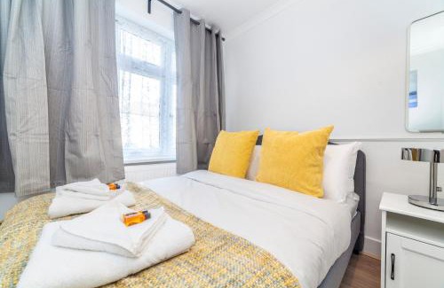 Enfield Highway Apartamento | Bright 2 BDR Apartment w Parking