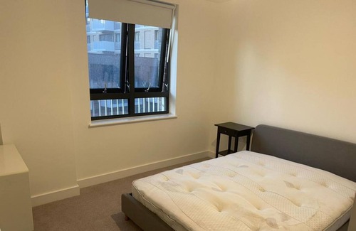 Park Royal Apartamento | Bright 2 Bed 1 Bath in LONDON SK