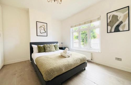 Enfield Lock Apartamento | Bright 2-bed Flat - 1 Min To Enfield Lock Station!