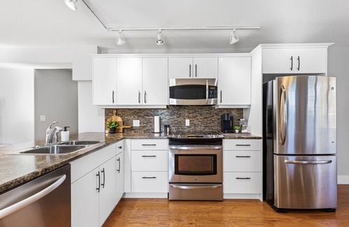 Regional District of Nanaimo Casa | Bright 2 Bedroom Suite! 5 min from the beach!
