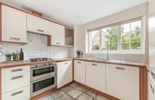 Trinity Apartamento | Bright 2-Bedroom Family Flat, Wimbledon