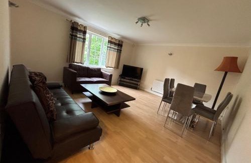 Trinity Apartamento | Bright 2-Bedroom Family Flat, Wimbledon