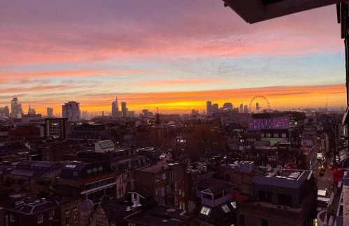 Soho Apartamento | Bright 2-Bedroom in Soho High-Rise with Skyline Views