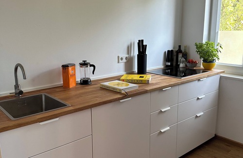 Lohausen Apartamento | Bright 2-room apartment with large terrace near the trade fair and airport
