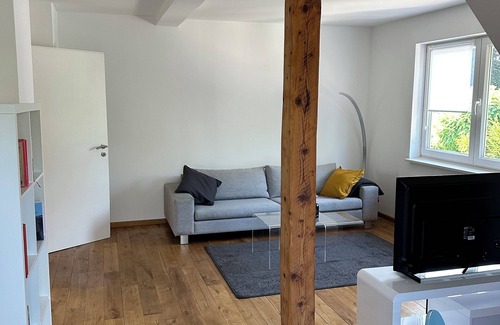 Lohausen Apartamento | Bright 2-room apartment with large terrace near the trade fair and airport