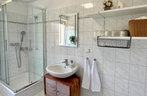 Ludwigshafen-Friesenheim Apartamento | Bright 2BR Family-friendly Home -BASF - Free Parking - Super Fast WIFI