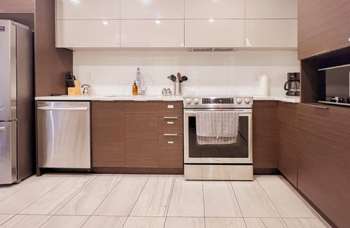 Cote-Des-Neiges—Notre-Dame-De-Grace Apartamento | Bright*2BR*Feeling at home *1G Wi-Fi*gym*parking
