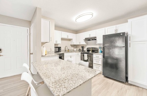 Pleasant Valley Apartamento | Bright 2BR King Suite w Gym&Pool close to Downtown