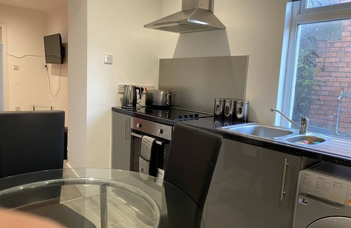 Bridgend Apartamento | Bright 2BR,Sleeps 6 - Bridgend Centre, Train Link
