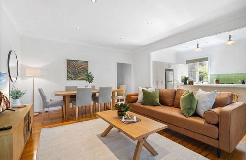 Ashgrove Apartamento | Bright 3-Bed with Garden by Banks Street Reserve