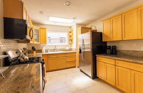 Altadena Casa | 3bd / 2bth - Cerca del casco antiguo de Pasadena