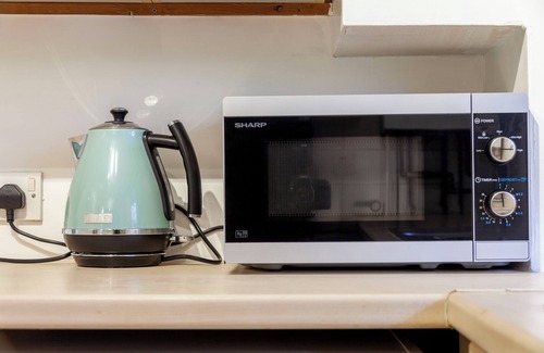 West Hill Apartamento | Bright 3 BR w/free parking, Wimbledon