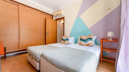 Alcalar Casa | Bright 3BDR House with Pool by Lovelystay
