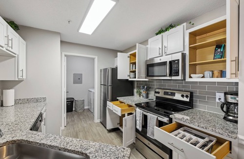 Athens Apartamento | Bright 3BR by UGA, Near DT and Georgia Museum of Art, Urban Oasis