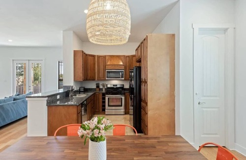 Central East Austin Casa | Bright Home in East ATX - 3BR | Cowboy Pool