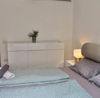 Shkembi i Kavajes Apartamento | Bright 3f Apartment By Adriatic Living