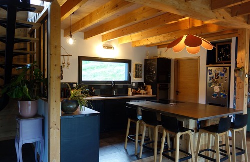 Dingy-Saint-Clair Casa | Bright 4-bedroom house