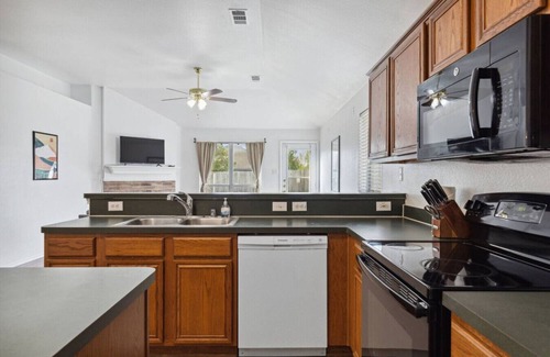 Royse City Casa | Bright 4 Queen Bedroom Home!
