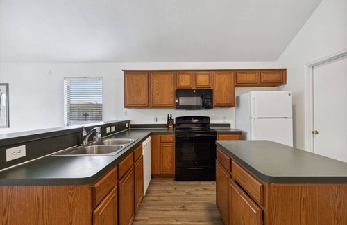 Royse City Casa | Bright 4 Queen Bedroom Home!