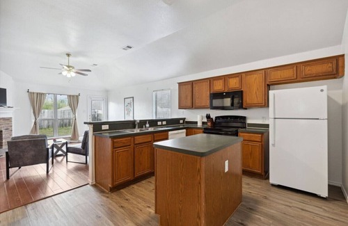 Royse City Casa | Bright 4 Queen Bedroom Home!