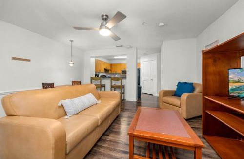 Bearss Plaza Apartamento | Bright 4BR Retreat with Pool Gym and Extended Stays