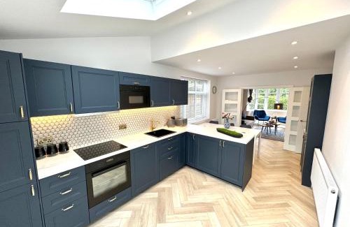 Didsbury Casa | Bright 5 Bedroom House in Didsbury, Manchester