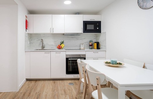 Paranhos Apartamento | Bright and Practical Flat by HostWise