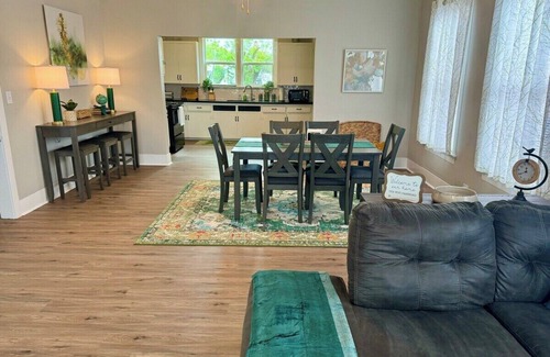 Port Neches Casa | Bright & Airy 2BR 1BA Home Near The Riverfront